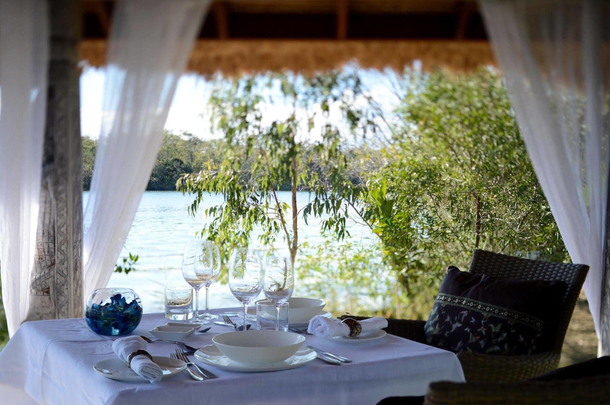 Готель Makepeace Island Noosa North Shore Екстер'єр фото